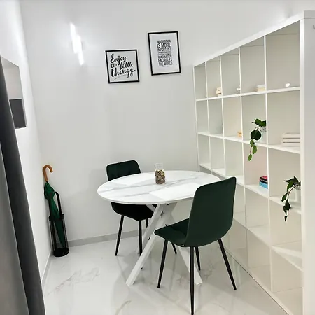 아파트 Your Home, Two Steps From The Sea 바리