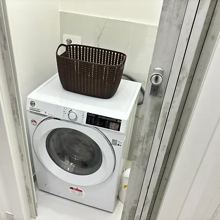 Your Home, Two Steps From The Sea Bari