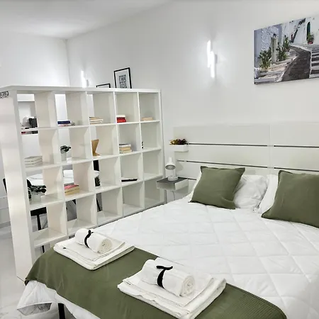 Your Home, Two Steps From The Sea *